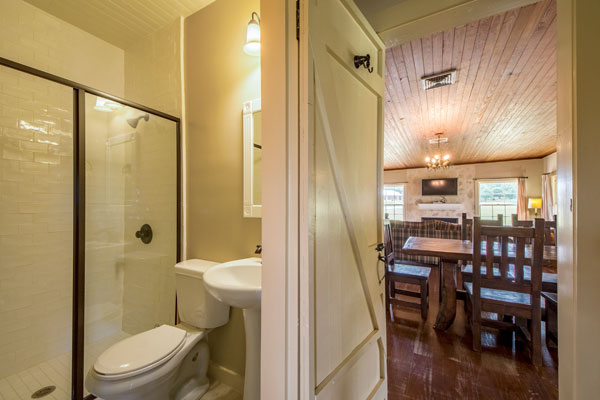 Cottonwood Bathroom in Vacation Cabin in Pipe Creek, Texas