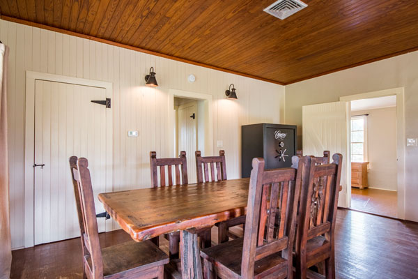 Dining Area in Cottonwood Lodge | Rancho Madrono