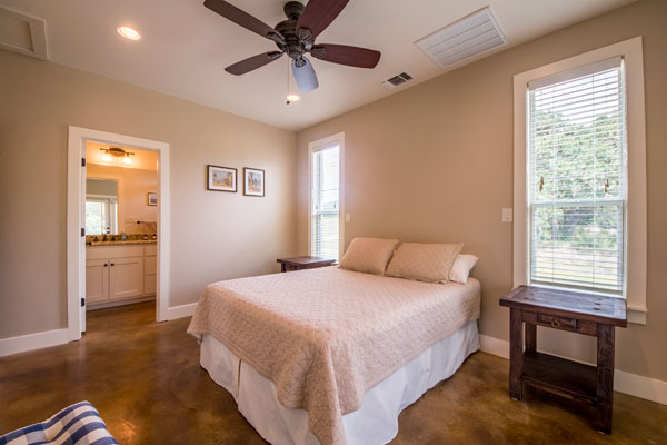 Queen Bedroom with Bath, Creek Lodge, Rancho Madrono